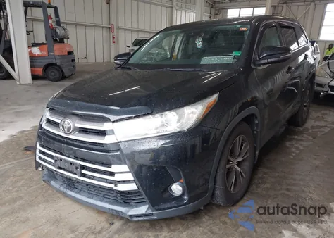 2018 Toyota Highlander Le Plus from USA, damaged, VIN 5TDBZRFH4JS490831